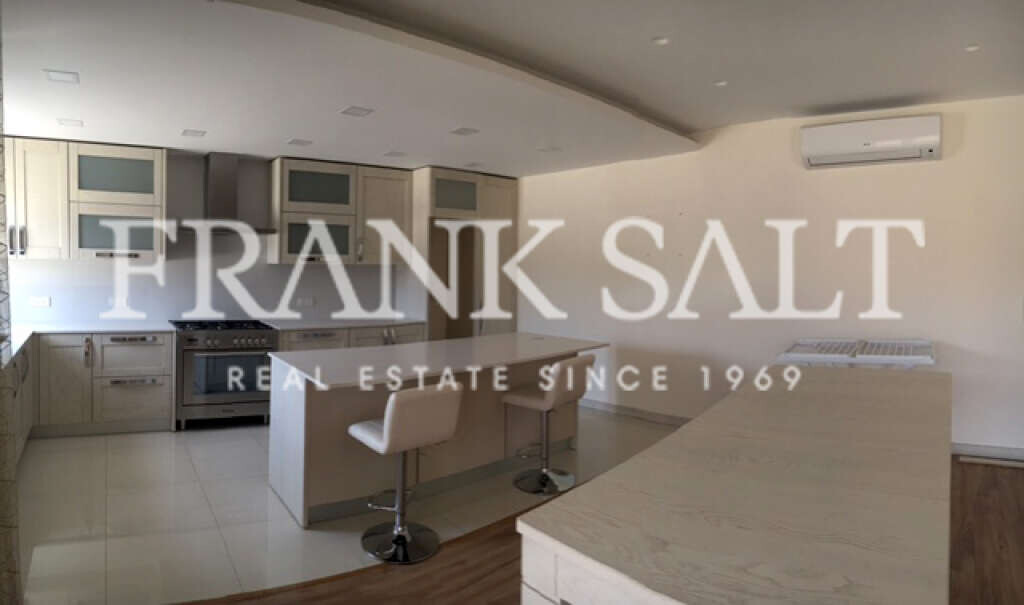 Квартира с 3 спальнями в Виктория, Мальта № 5598