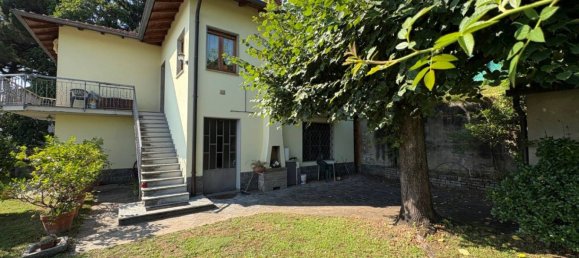 Вилла с 2 спальнями в Беэ, Италия № 289887 17