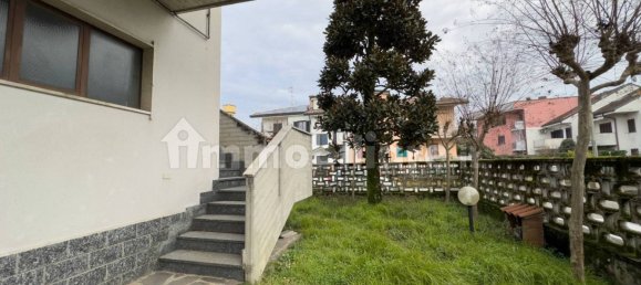 6 bedrooms Villa in Rodano, Italy No. 209328 2