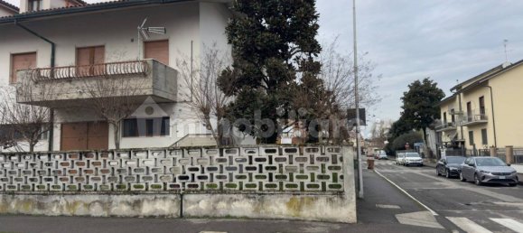 6 bedrooms Villa in Rodano, Italy No. 209328 7