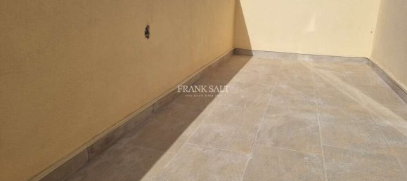 2 bedrooms Penthouse in Saint Julian's, Malta No. 2979 5