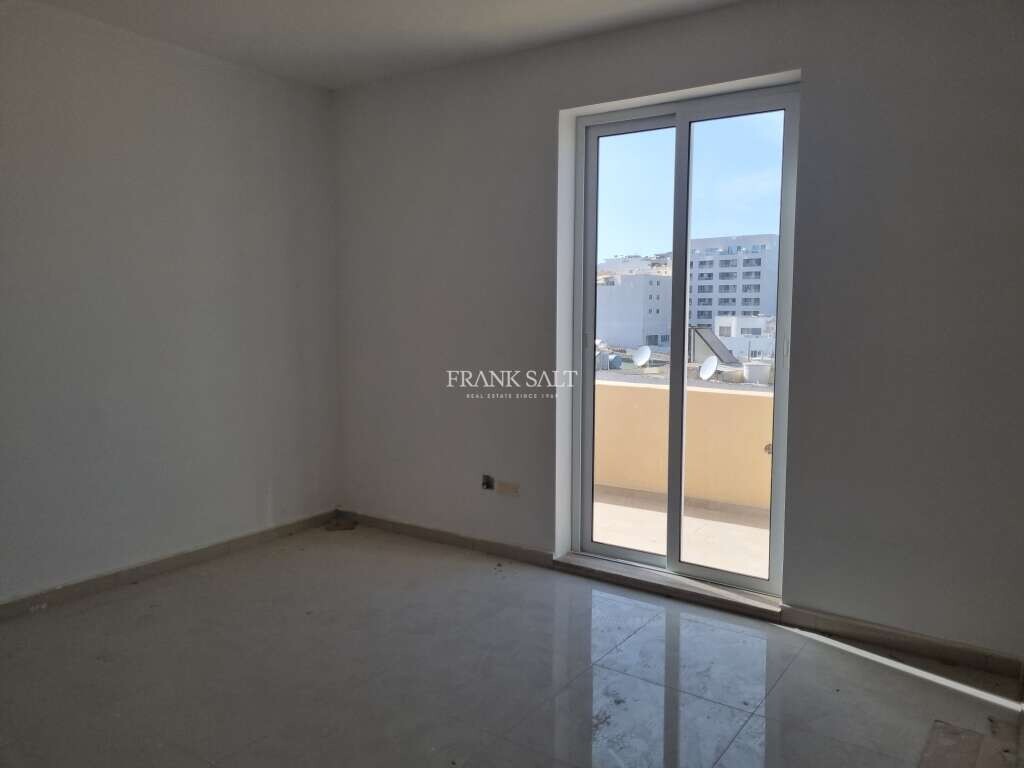 2 bedrooms Penthouse in Saint Julian's, Malta No. 2979