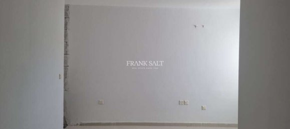 2 bedrooms Penthouse in Saint Julian's, Malta No. 2979 8