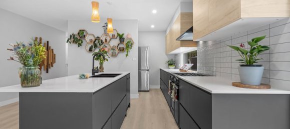 6 bedrooms House in Eltham, Australia No. 245 3