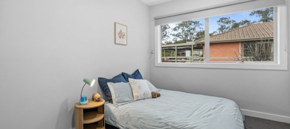 6 bedrooms House in Eltham, Australia No. 245 14