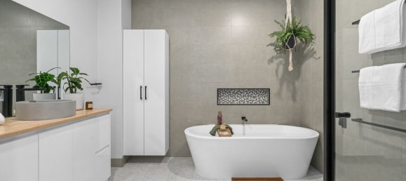 6 bedrooms House in Eltham, Australia No. 245 16