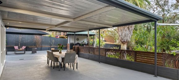 6 bedrooms House in Eltham, Australia No. 245 25