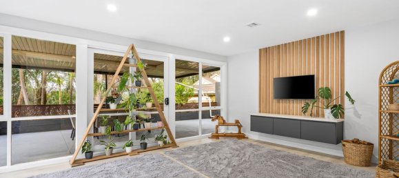 6 bedrooms House in Eltham, Australia No. 245 21