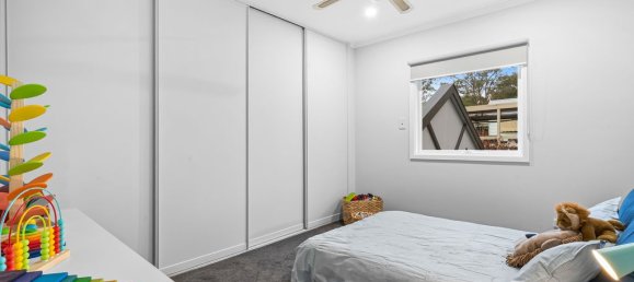 6 bedrooms House in Eltham, Australia No. 245 15