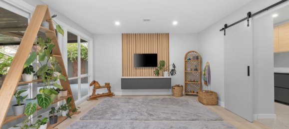 6 bedrooms House in Eltham, Australia No. 245 20