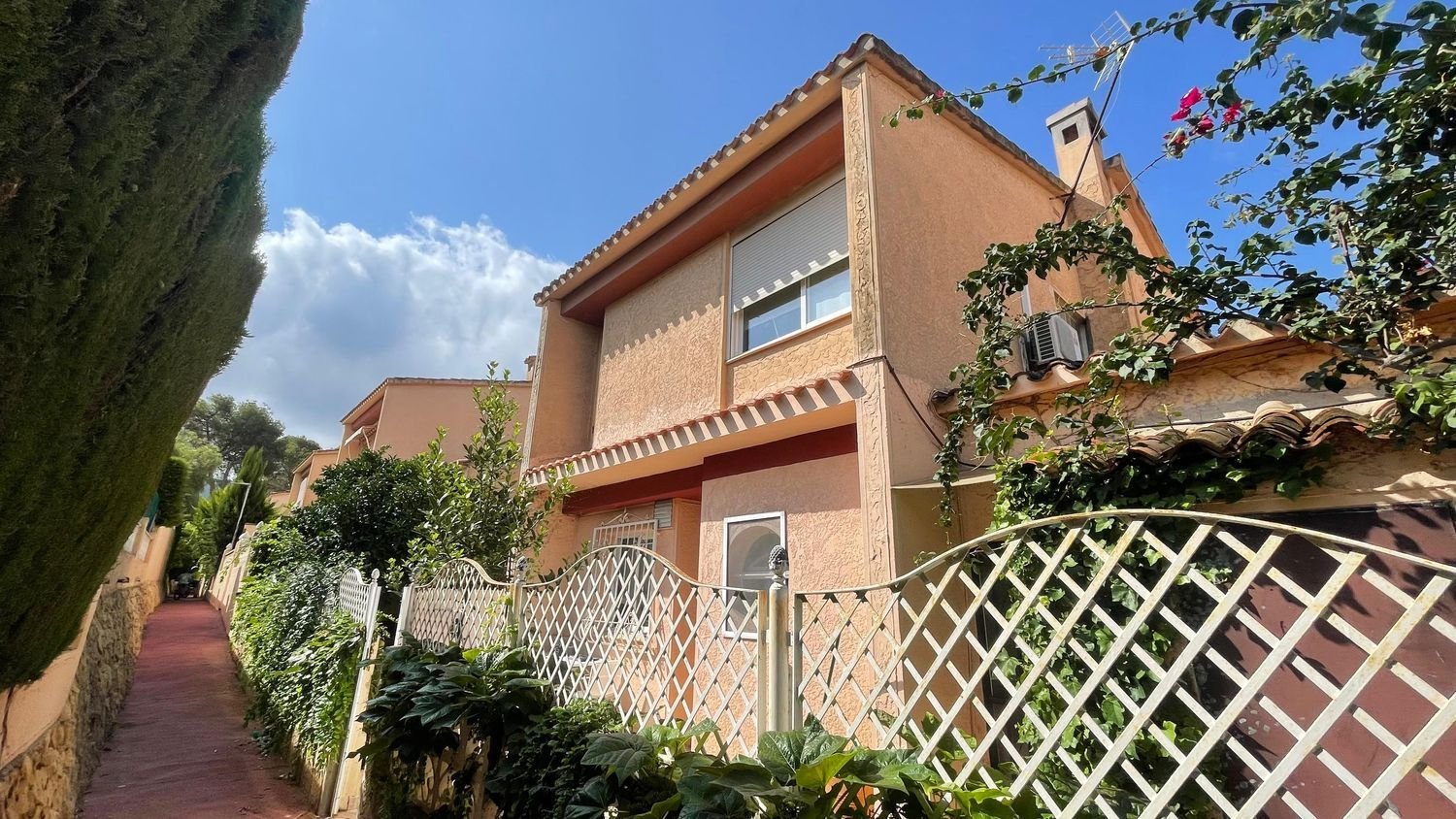 Casa de 3 dormitorios en Benidorm, Spain No. 204827