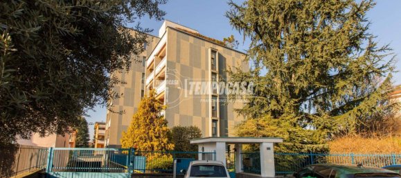 1 bedroom Apartment in Busto Arsizio, Italy No. 218850 2