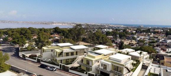 3 bedrooms Villa in Torrevieja, Spain No. 16773 10