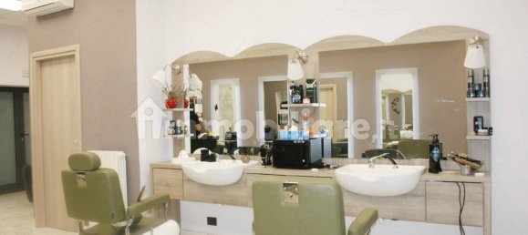 2 rooms Commercial property in Monza, Italy No. 105050 4