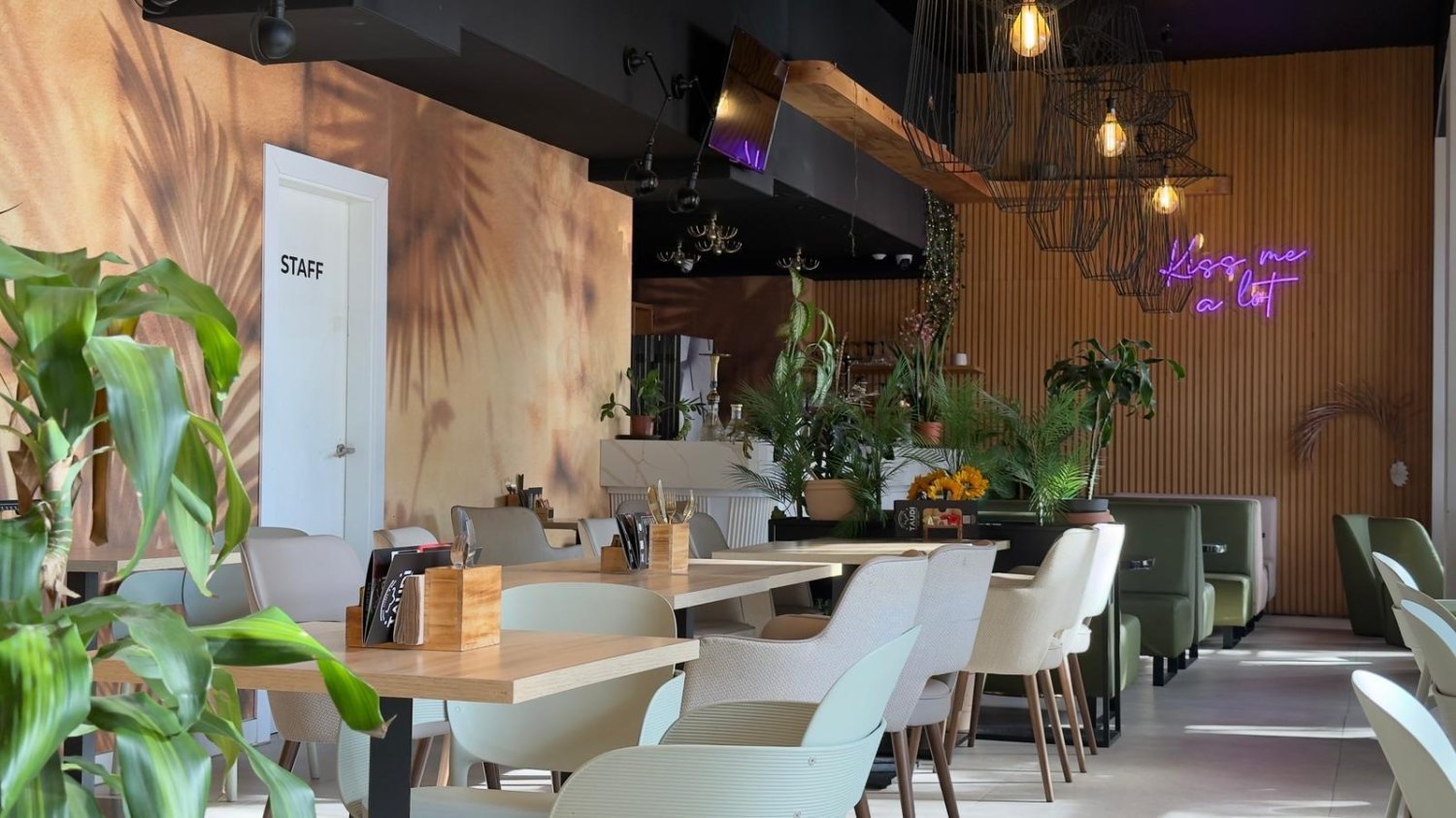 290 m² propiedad comercial en venta en Benidorm, Alicante, Comunidad Valenciana, Spain № 364993