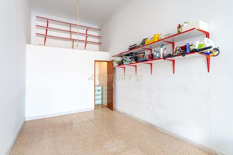 Коммерческая недвижимость 37м² в Амадора, Португалия № 347132