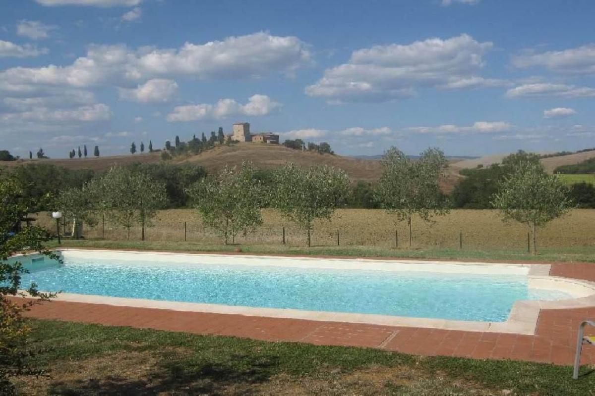 3 bedrooms Villa in Monteroni d'Arbia, Italy No. 952