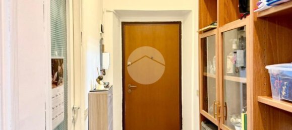 2 Schlafzimmer Wohnung in Genoa, Italy, Nr. 353037 3