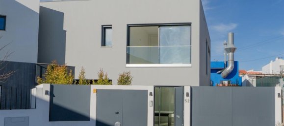 3 bedrooms Villa in Cascais, Portugal No. 115935 2