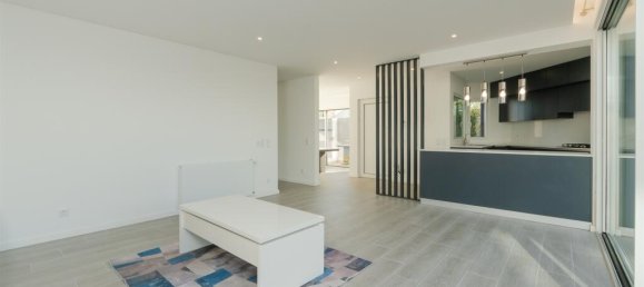 3 bedrooms Villa in Cascais, Portugal No. 115935 10