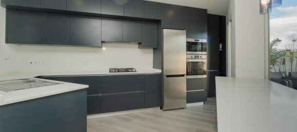 3 bedrooms Villa in Cascais, Portugal No. 115935 6