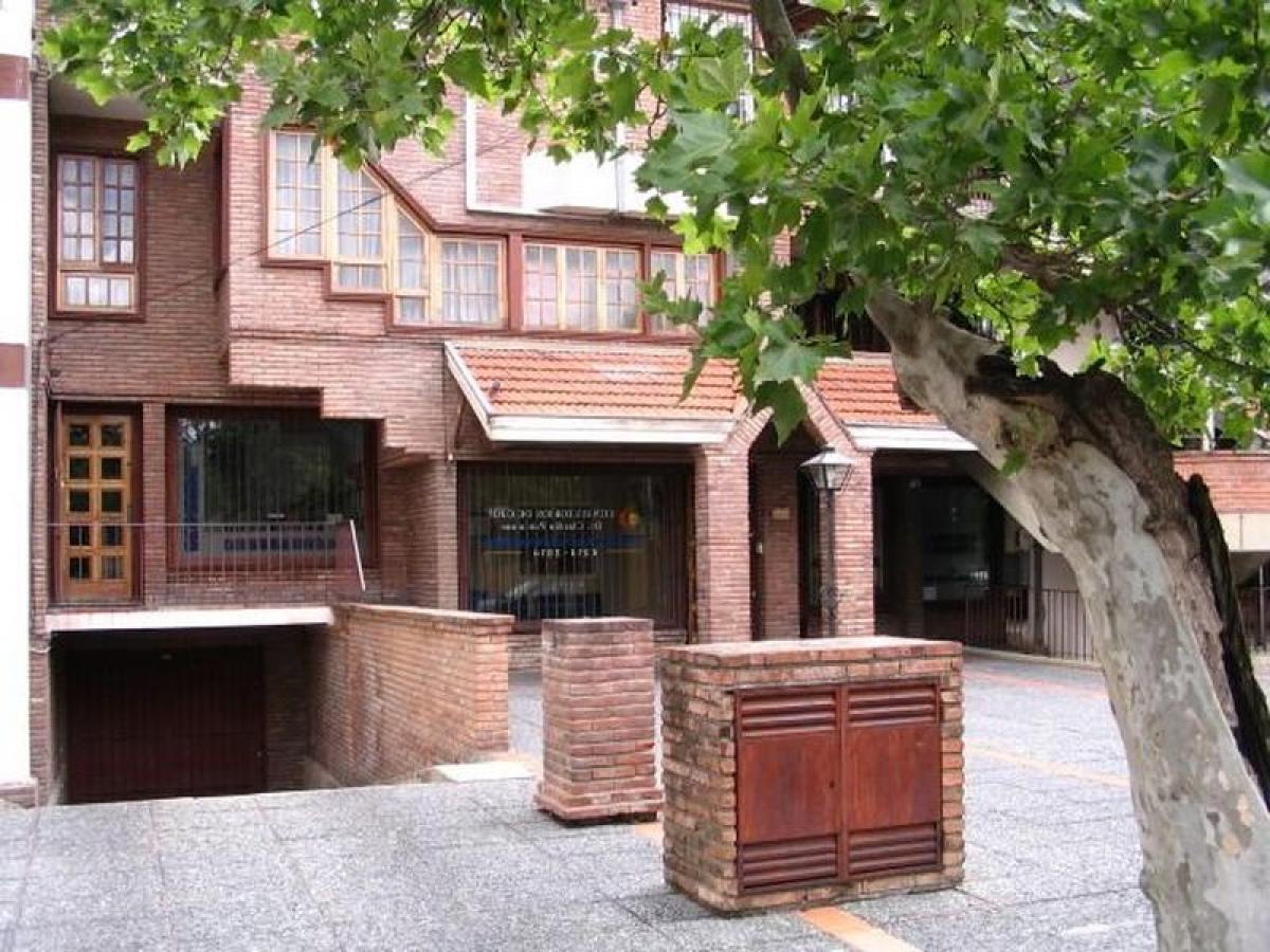 Almacén en Almirante Brown, Argentina No. 106016