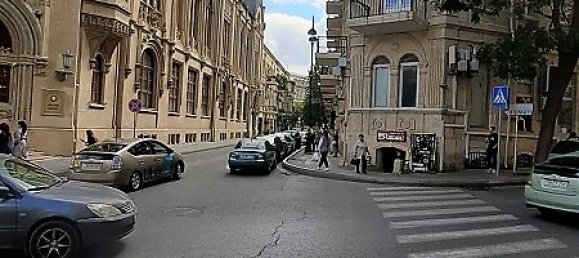 Oficina de 9 habitaciónes en Baku, Azerbaijan No. 1011 34