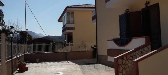 6غرفة فيلا في Caserta, Italy رقم 139382 2