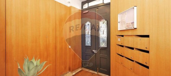 3 bedrooms Apartment in Lisbon, Portugal No. 52340 3