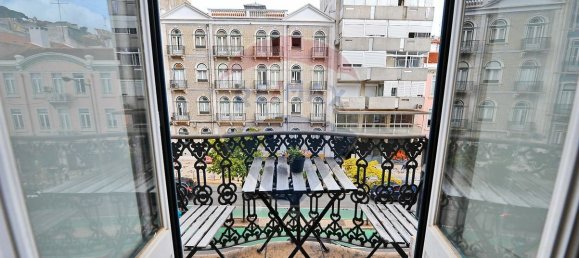 3 bedrooms Apartment in Lisbon, Portugal No. 52340 10