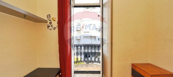 3 bedrooms Apartment in Lisbon, Portugal No. 52340 14