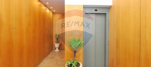 3 bedrooms Apartment in Lisbon, Portugal No. 52340 4