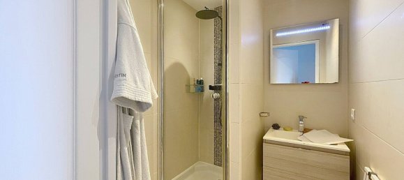 Dúplex de 3 dormitorios en Courbevoie, France No. 128918 9