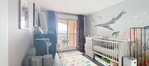 Dúplex de 3 dormitorios en Courbevoie, France No. 128918 12