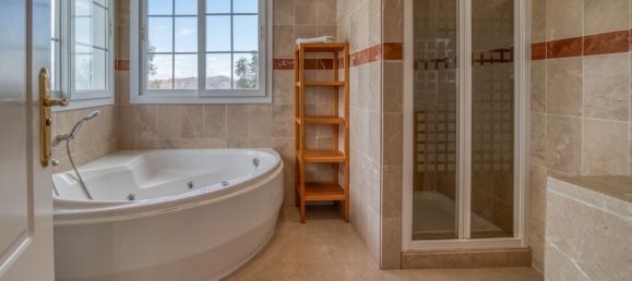 4 bedrooms House in Alhaurin de la Torre, Spain No. 136025 15