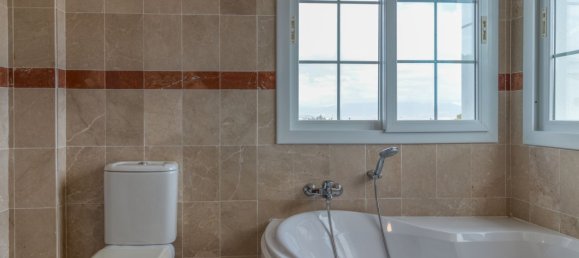 4 bedrooms House in Alhaurin de la Torre, Spain No. 136025 17