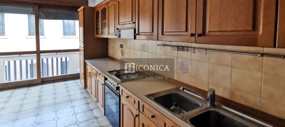3 bedrooms Apartment in Treviso, Italy No. 327849 3