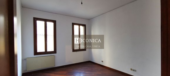 3 bedrooms Apartment in Treviso, Italy No. 327849 8
