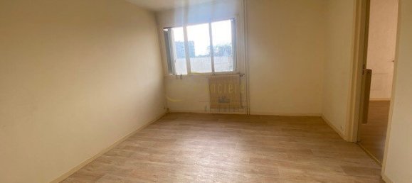 174m² Office in Bourges, France No. 76673 7