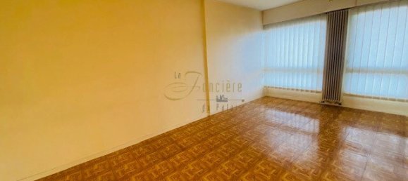 174m² Office in Bourges, France No. 76673 4