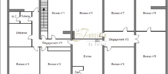 174m² Office in Bourges, France No. 76673 2
