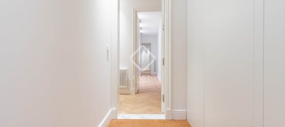 2 Schlafzimmer Wohnung in Ciutat Vella, Spain, Nr. 33970 9