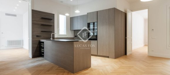 2 Schlafzimmer Wohnung in Ciutat Vella, Spain, Nr. 33970 2