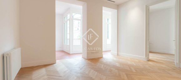 2 Schlafzimmer Wohnung in Ciutat Vella, Spain, Nr. 33970 12