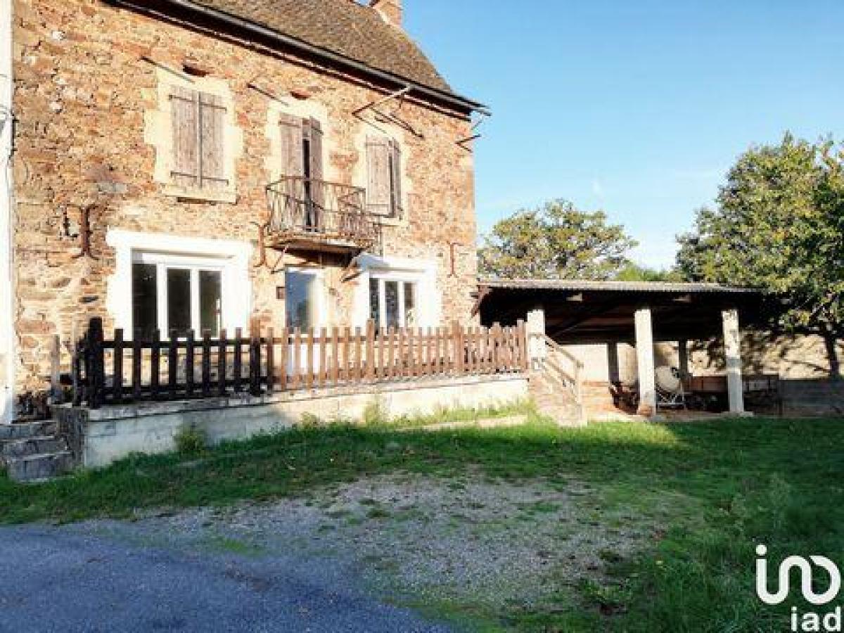 3 bedrooms House in Rignac, France No. 25380