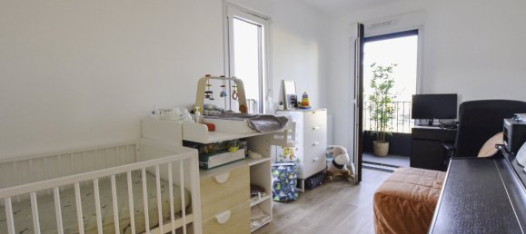 Квартира с 3 спальнями в Нантер, Франция № 186091 11