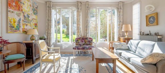 8 bedrooms Villa in Saint-Germain-en-Laye, France No. 131570 9