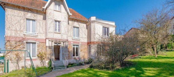 8 bedrooms Villa in Saint-Germain-en-Laye, France No. 131570 3
