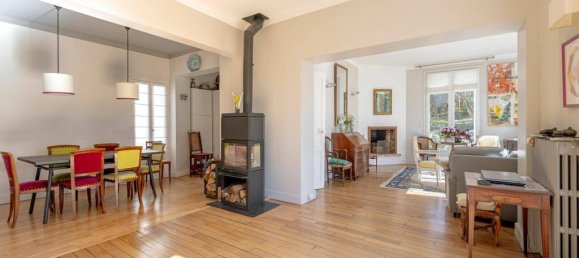 8 bedrooms Villa in Saint-Germain-en-Laye, France No. 131570 11