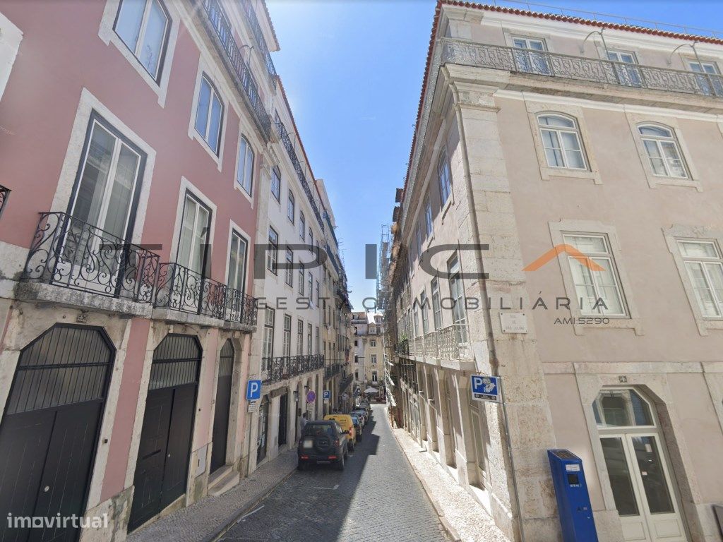9 bedrooms Building in Lisbon, Portugal No. 123551